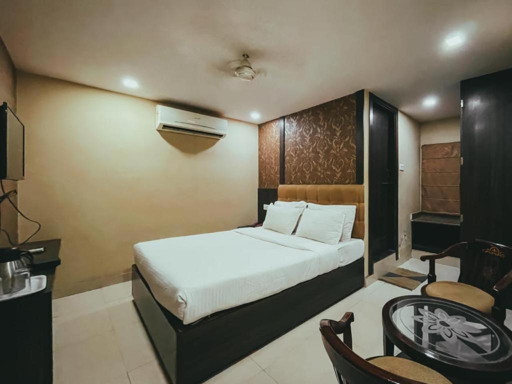 Hotel S L E Residency Varanasi Luaran gambar