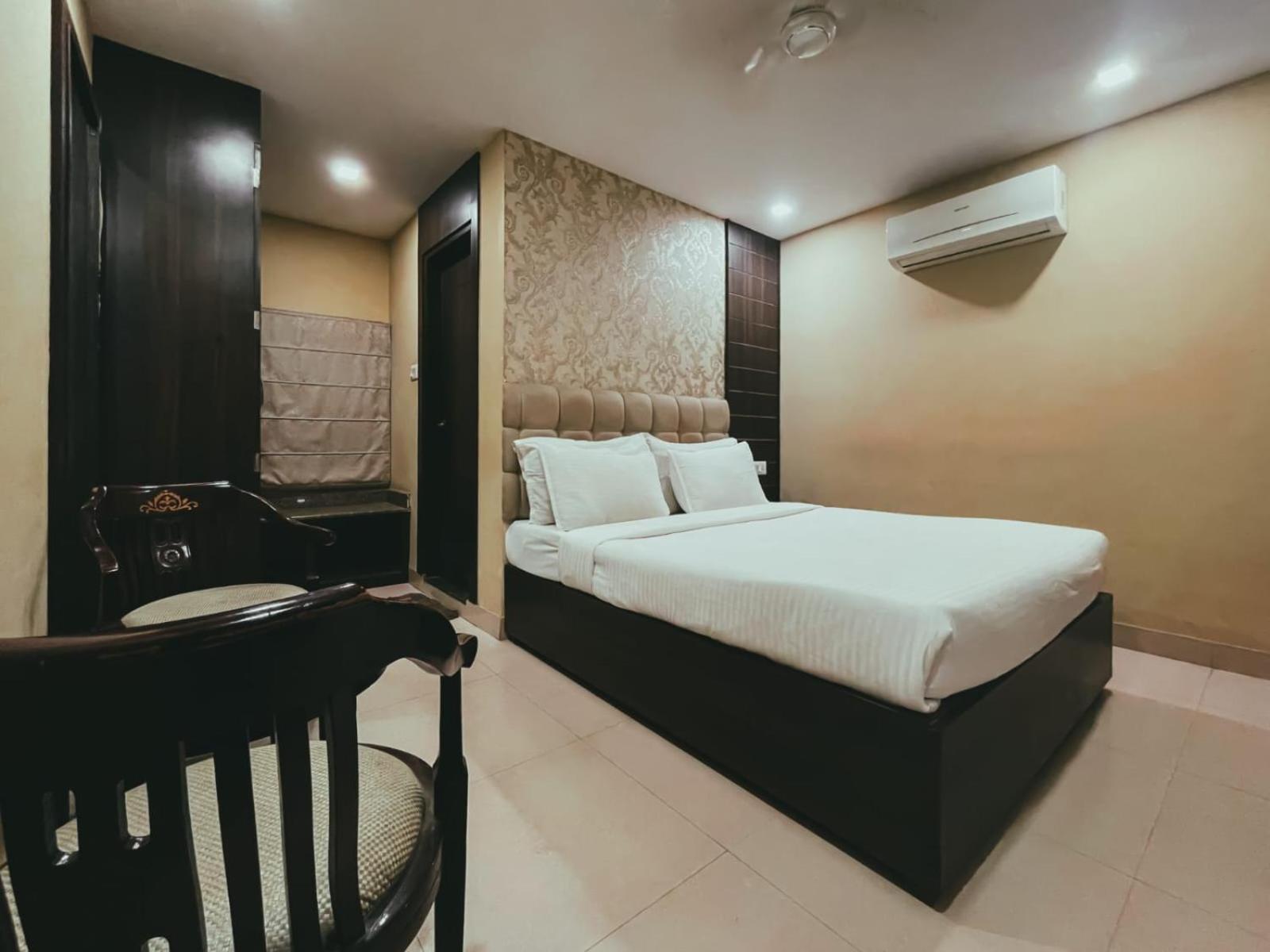 Hotel S L E Residency Varanasi Luaran gambar