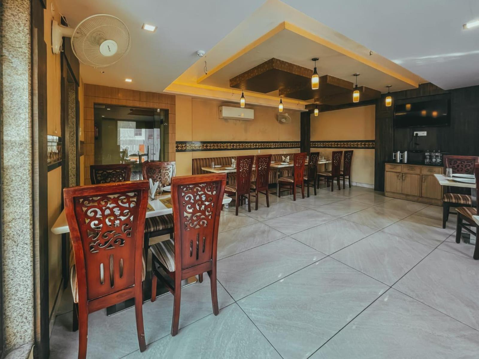Hotel S L E Residency Varanasi Luaran gambar