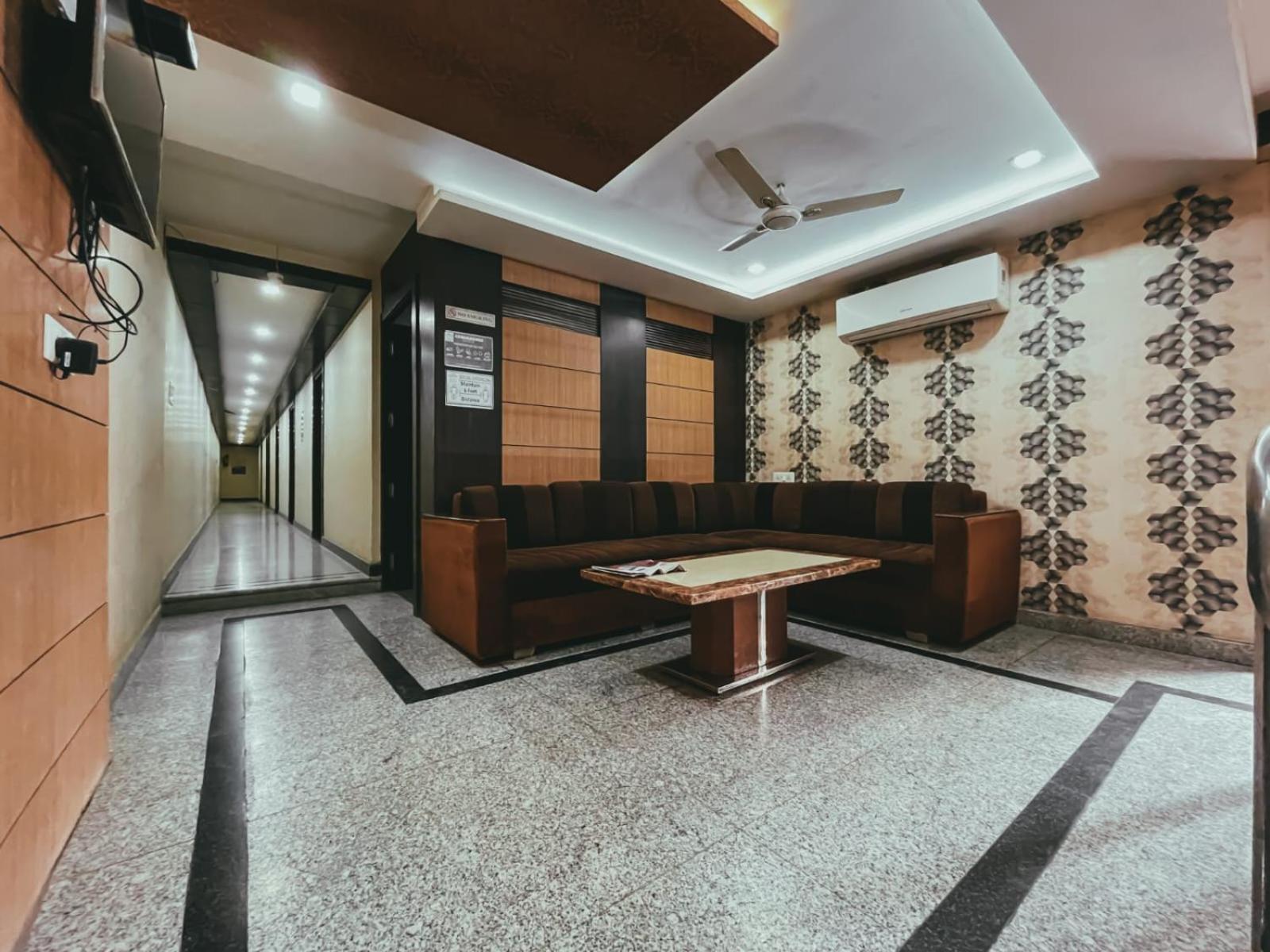 Hotel S L E Residency Varanasi Luaran gambar