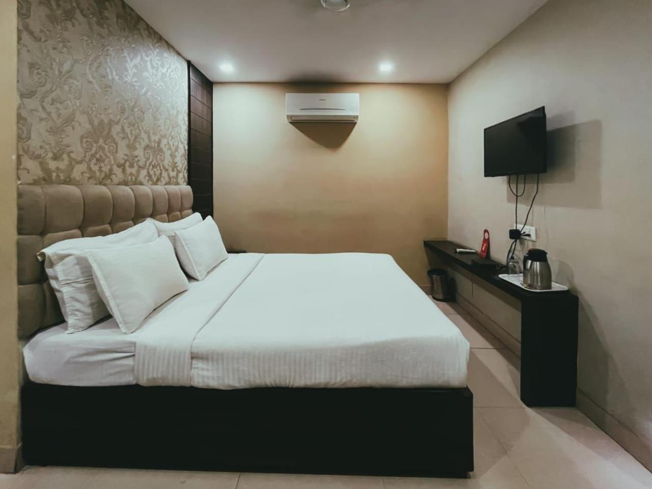 Hotel S L E Residency Varanasi Luaran gambar