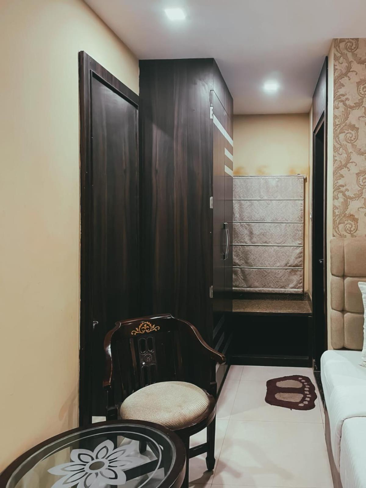 Hotel S L E Residency Varanasi Luaran gambar