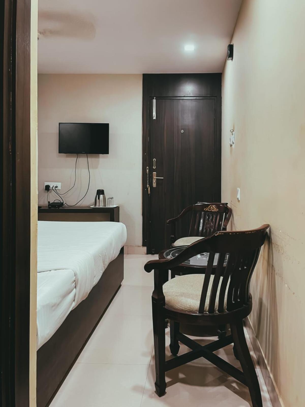 Hotel S L E Residency Varanasi Luaran gambar