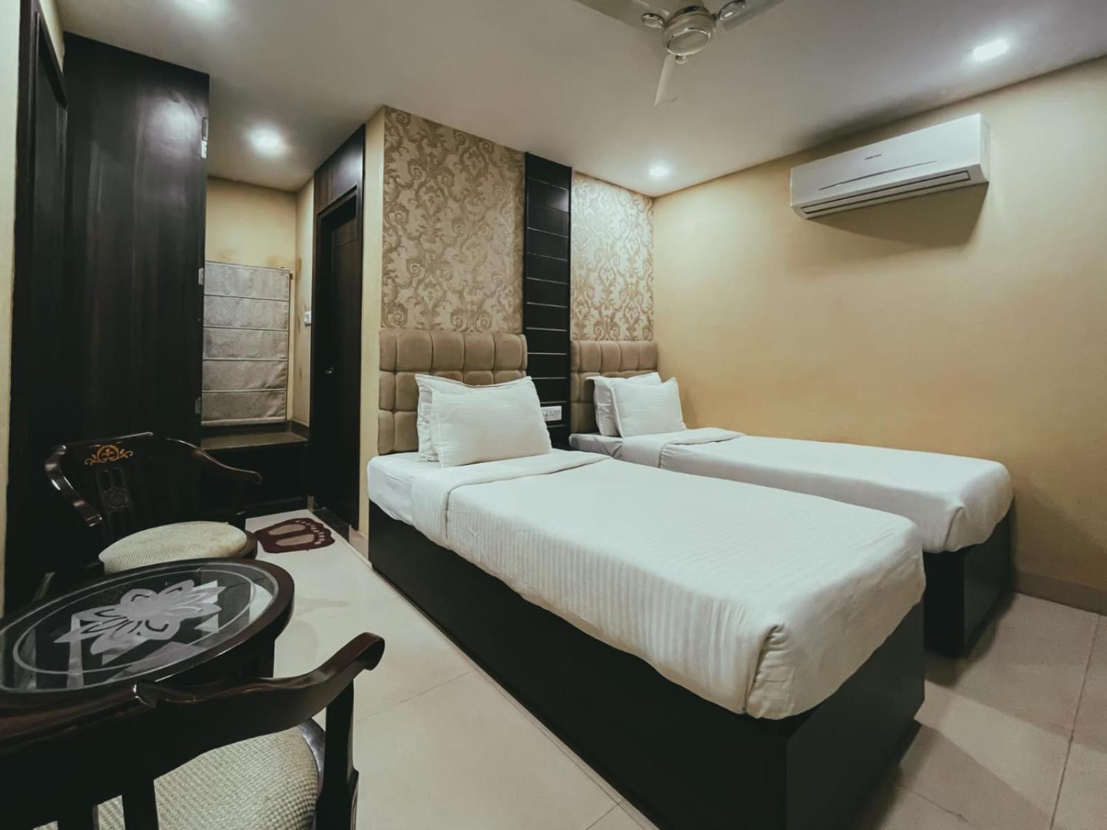 Hotel S L E Residency Varanasi Luaran gambar