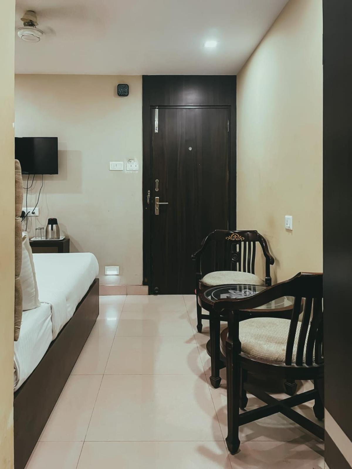 Hotel S L E Residency Varanasi Luaran gambar