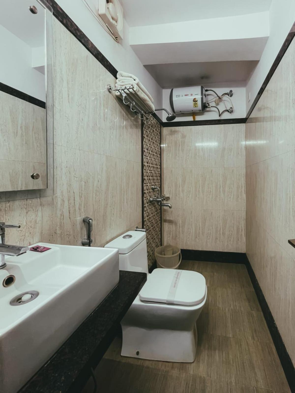 Hotel S L E Residency Varanasi Luaran gambar