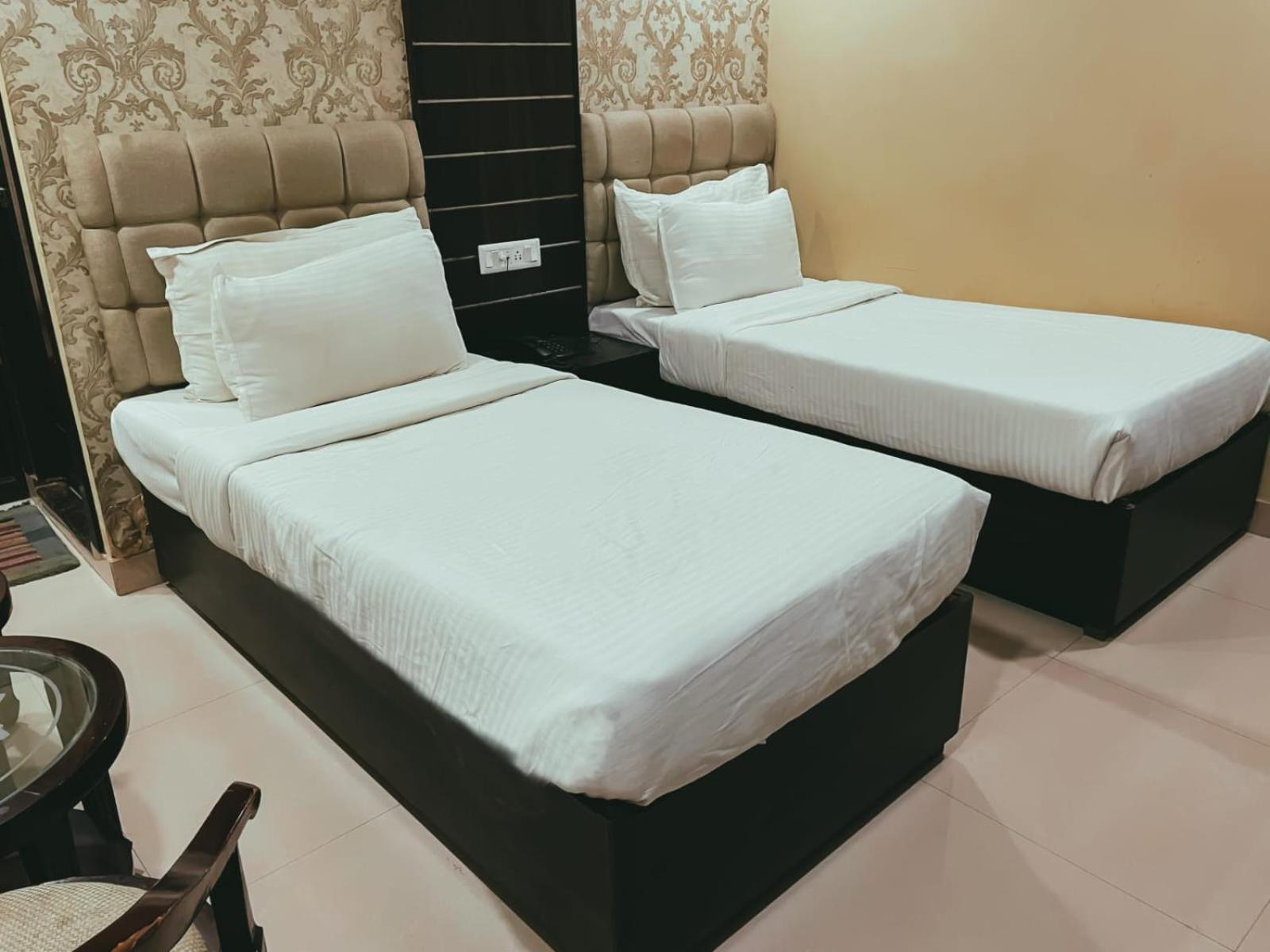 Hotel S L E Residency Varanasi Luaran gambar