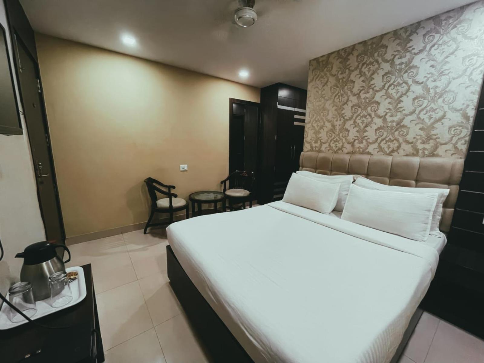 Hotel S L E Residency Varanasi Luaran gambar