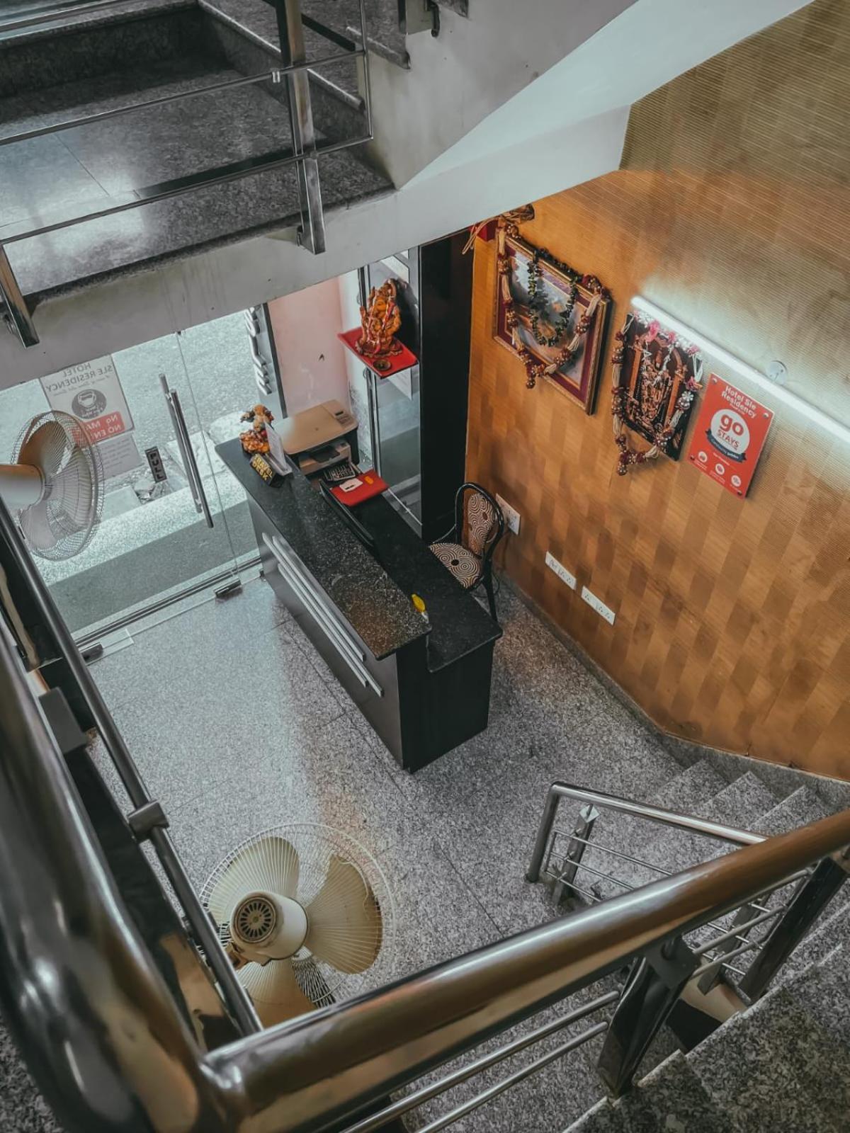 Hotel S L E Residency Varanasi Luaran gambar