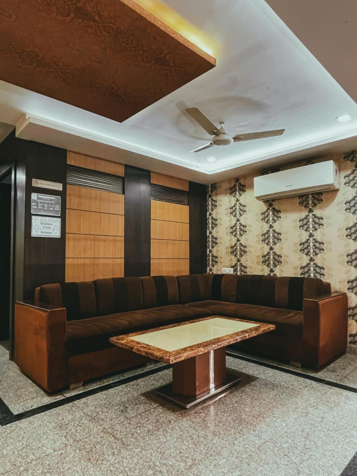 Hotel S L E Residency Varanasi Luaran gambar