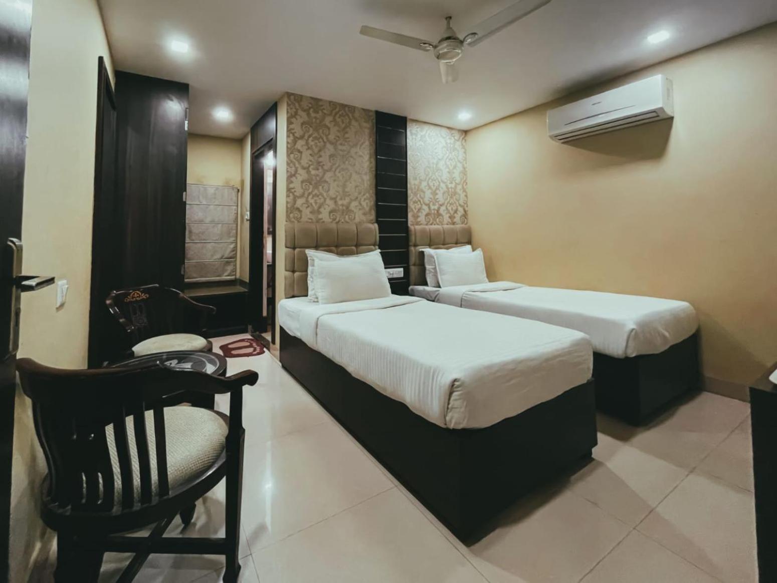 Hotel S L E Residency Varanasi Luaran gambar